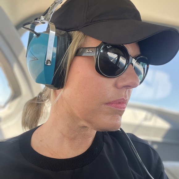 Meet your Posher, SJ - Picture 1 of 1